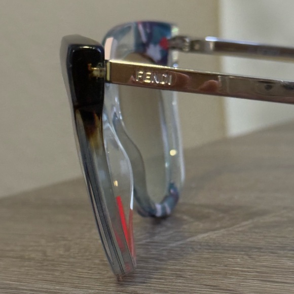 Fendi Oversized Cat-Eye Sunglasses - Picture 2 of 6